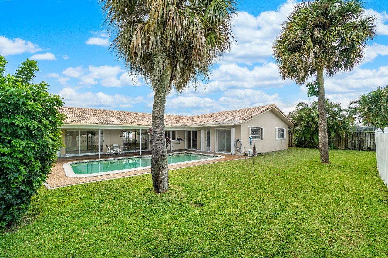 1377 Southwest 12th Street Boca Raton, FL 33486 - Photo 18 of 26 Large yard
