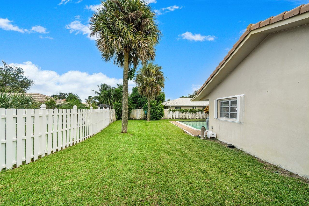 1377 Southwest 12th Street Boca Raton, FL 33486 - Photo 21 of 26 Yard