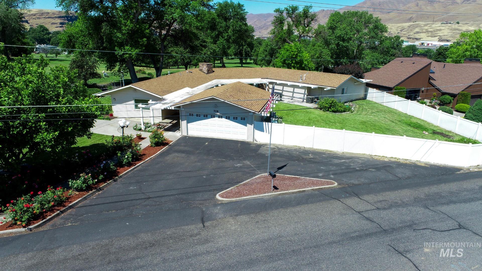 708 16th Street Clarkston, WA 99403 - Photo 2 of 39