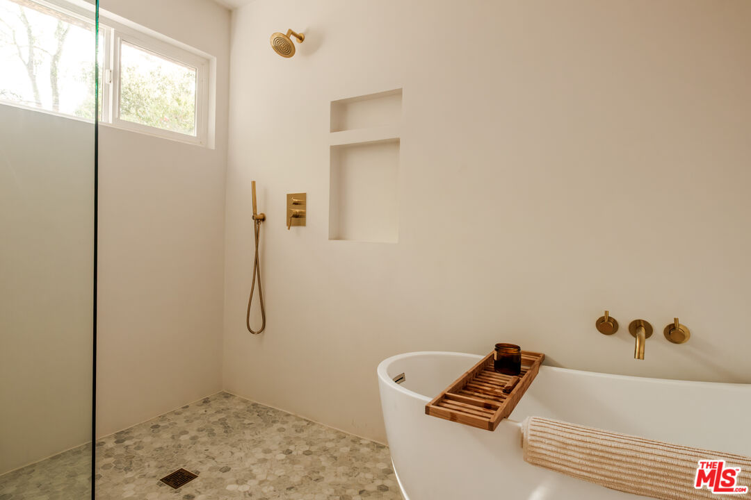 21269 Entrada Road Topanga, CA 90290 - Photo 43 of 73