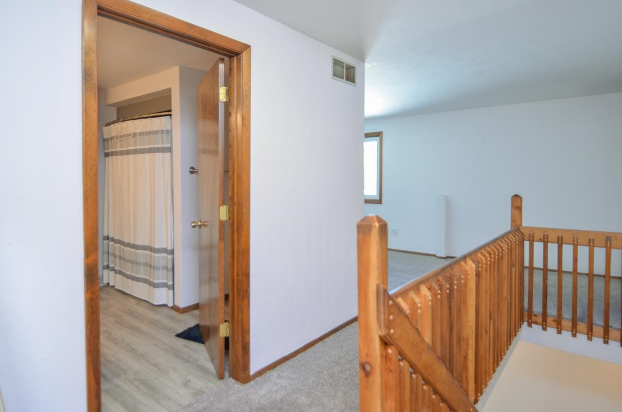 916 Square Terrace Green Bay, WI 54313 - Photo 20 of 40