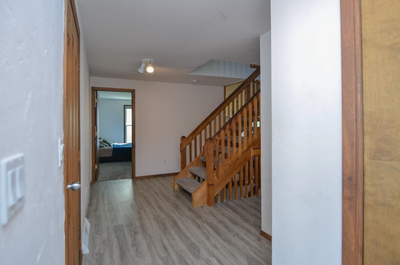 916 Square Terrace Green Bay, WI 54313 - Photo 2 of 40