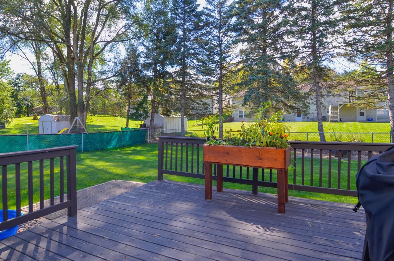 916 Square Terrace Green Bay, WI 54313 - Photo 28 of 40