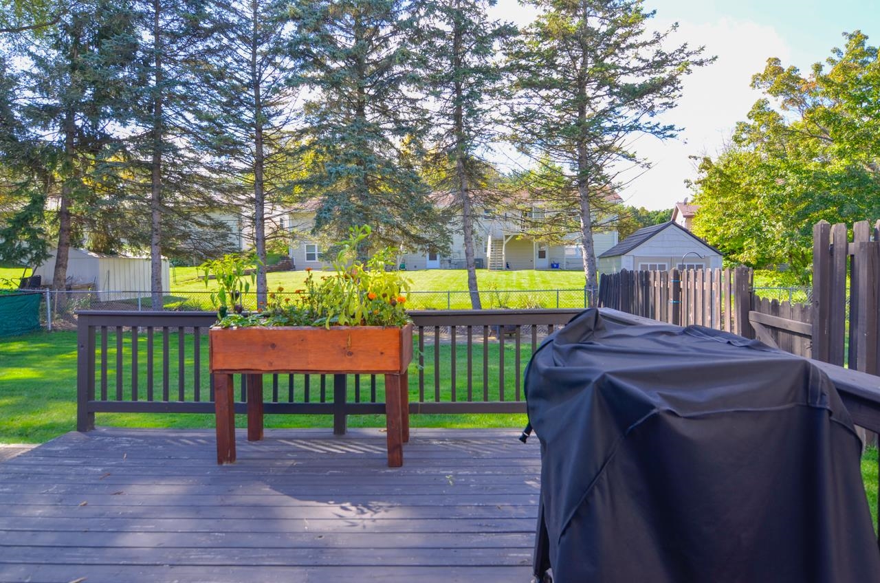 916 Square Terrace Green Bay, WI 54313 - Photo 29 of 40