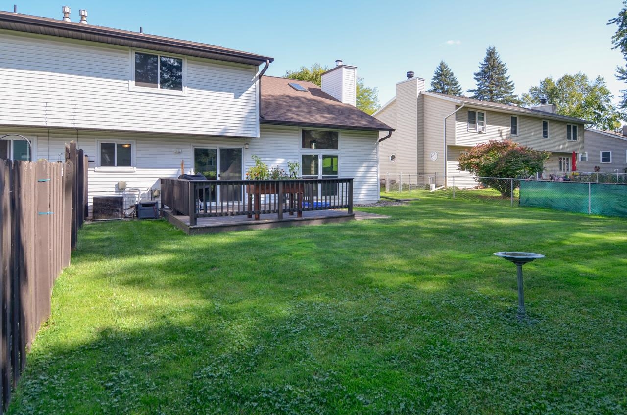 916 Square Terrace Green Bay, WI 54313 - Photo 30 of 40