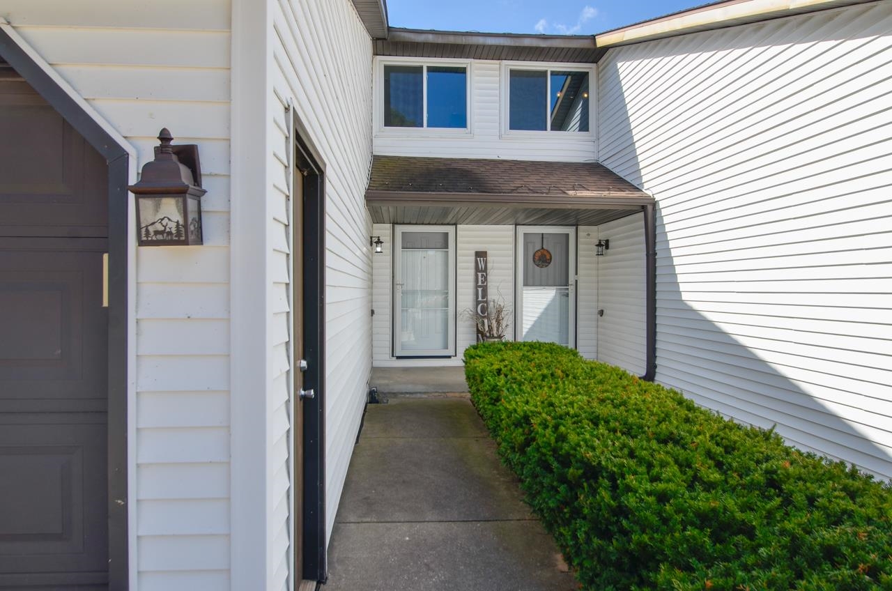 916 Square Terrace Green Bay, WI 54313 - Photo 33 of 40