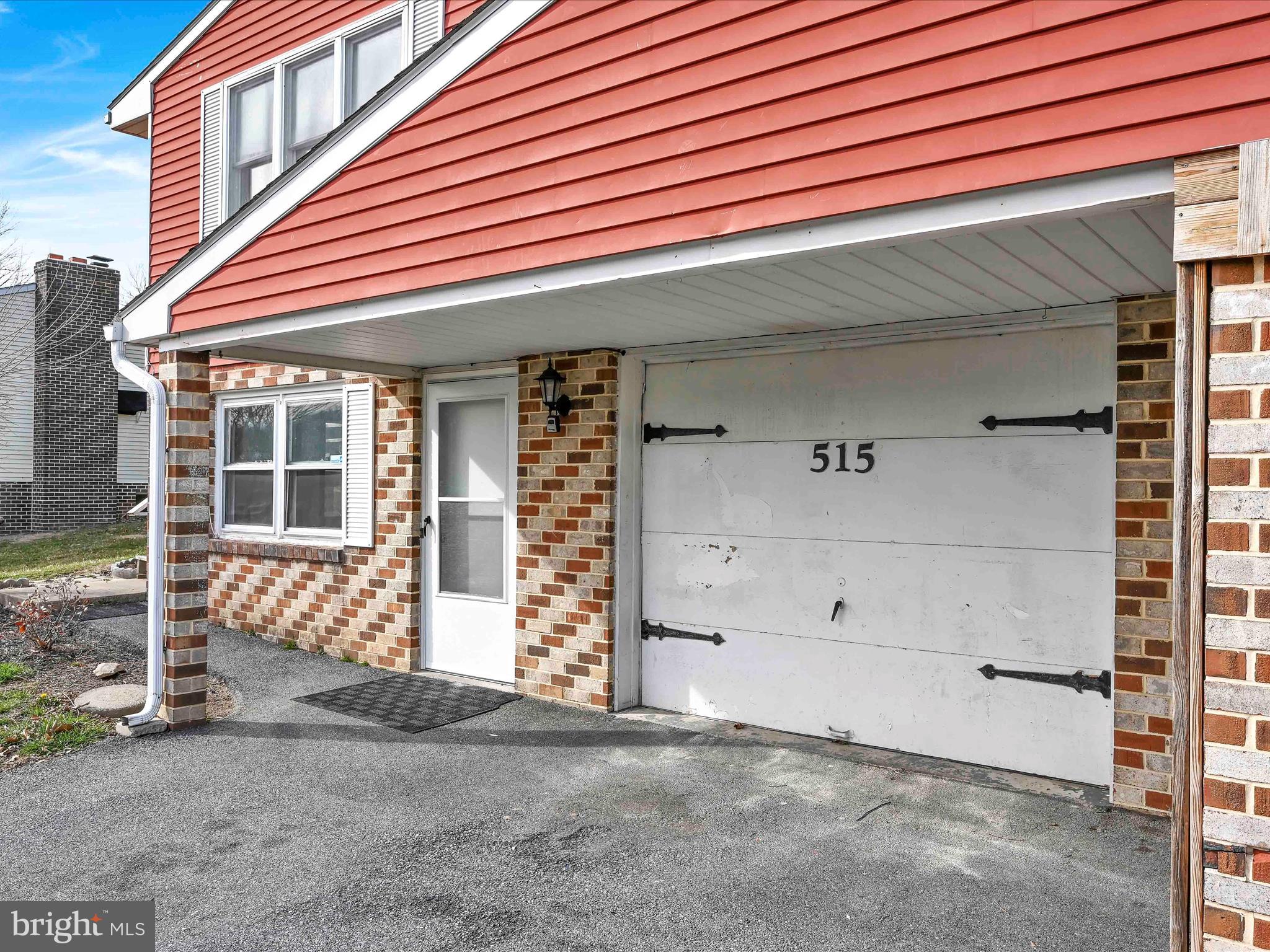 515 Aberdeen Road Elizabethtown, PA 17022 - Photo 3 of 24 Garage