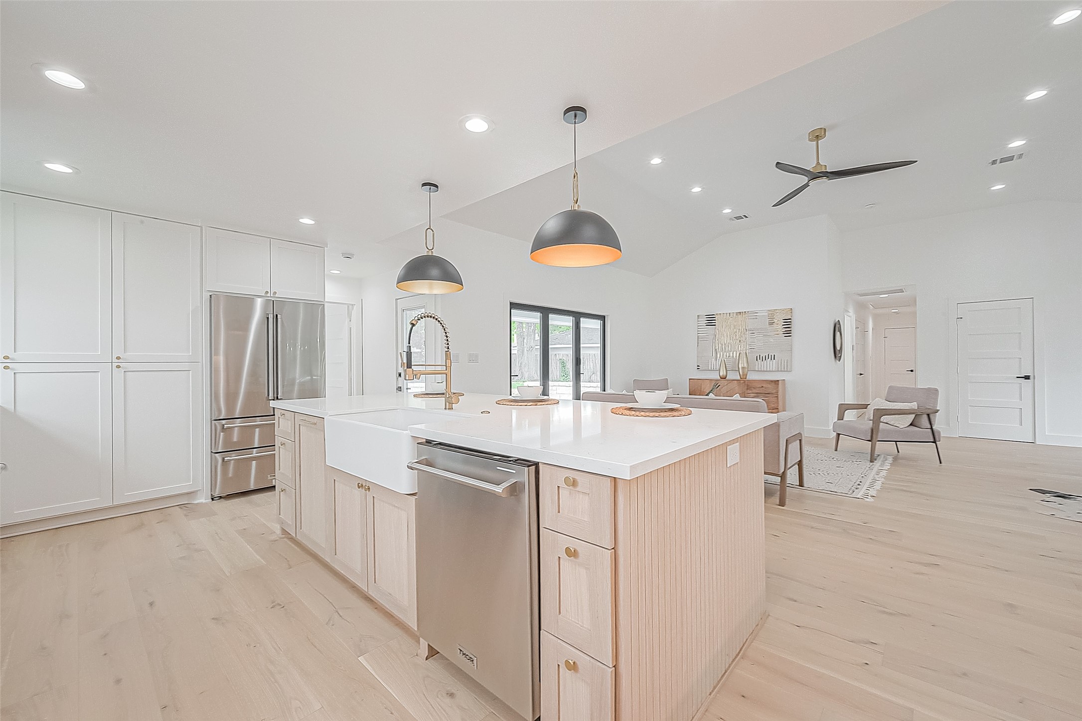 6254 Locke Lane Houston, TX 77057 - Photo 11 of 44