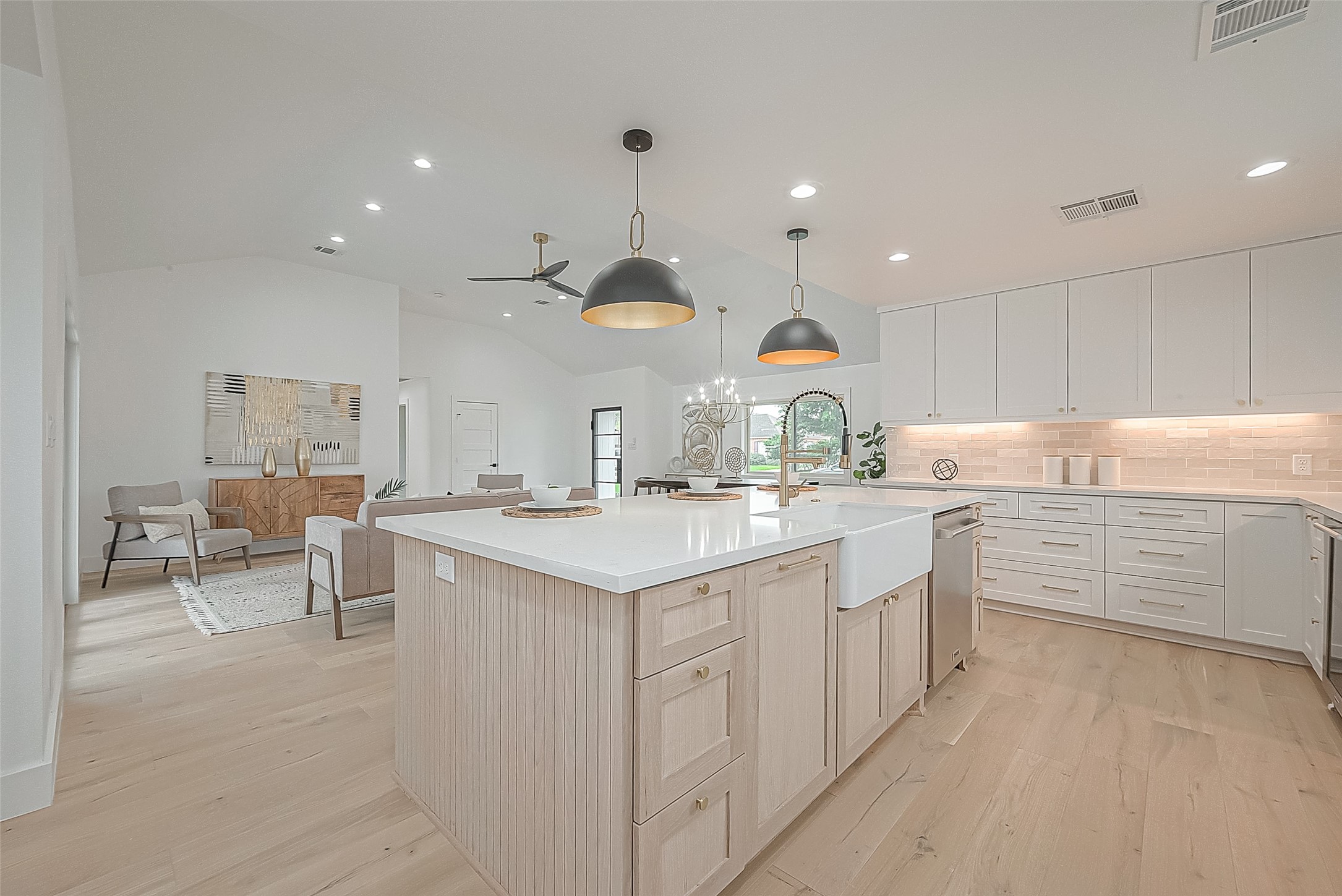 6254 Locke Lane Houston, TX 77057 - Photo 15 of 44