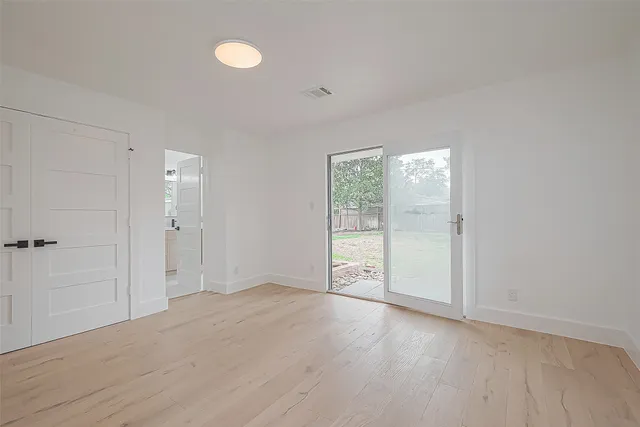 $5,500 | 6254 Locke Lane, Houston, TX 77057