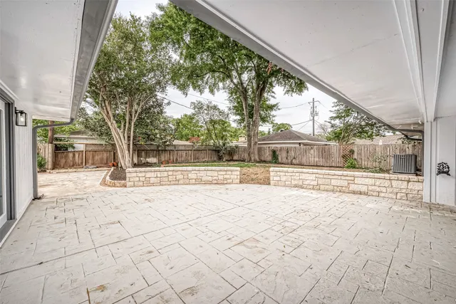 $5,500 | 6254 Locke Lane, Houston, TX 77057