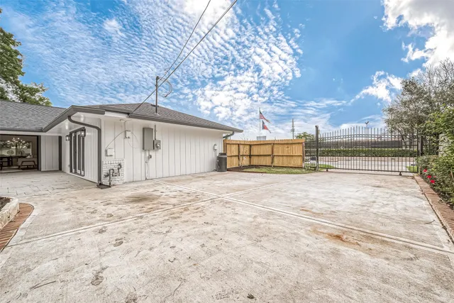 $5,500 | 6254 Locke Lane, Houston, TX 77057