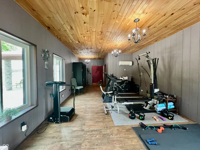 $999,000 | 9750 North County Road 700 West, Elizabethtown, IN 47232