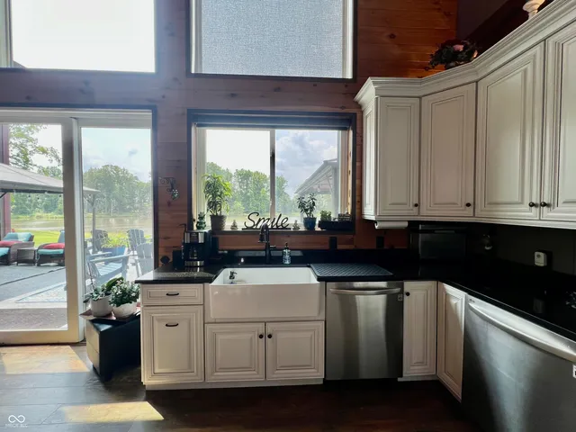 $999,000 | 9750 North County Road 700 West, Elizabethtown, IN 47232