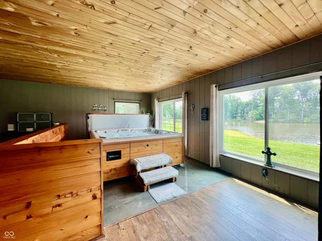 $999,000 | 9750 North County Road 700 West, Elizabethtown, IN 47232