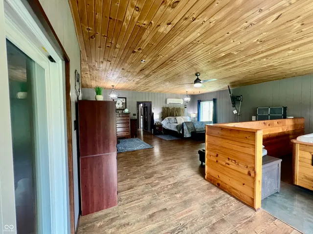 $999,000 | 9750 North County Road 700 West, Elizabethtown, IN 47232