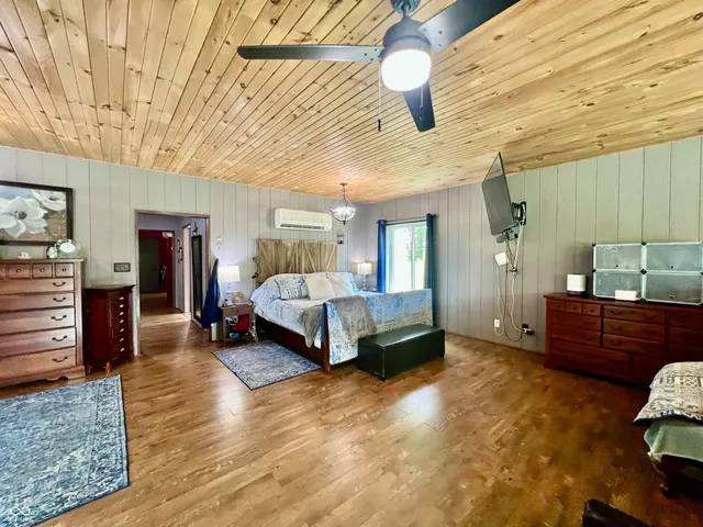 $999,000 | 9750 North County Road 700 West, Elizabethtown, IN 47232