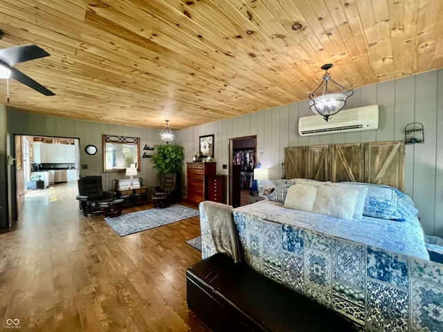 $999,000 | 9750 North County Road 700 West, Elizabethtown, IN 47232