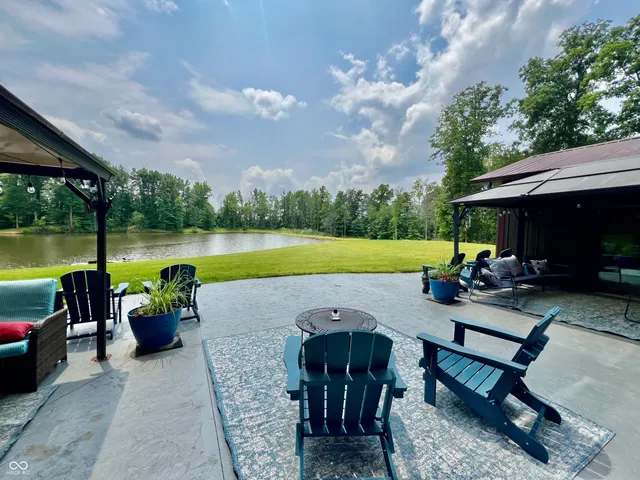 $999,000 | 9750 North County Road 700 West, Elizabethtown, IN 47232