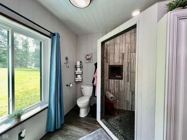 $999,000 | 9750 North County Road 700 West, Elizabethtown, IN 47232