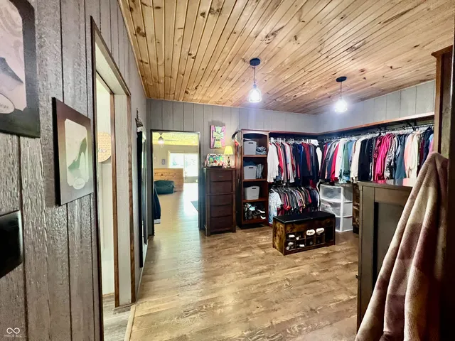 $999,000 | 9750 North County Road 700 West, Elizabethtown, IN 47232