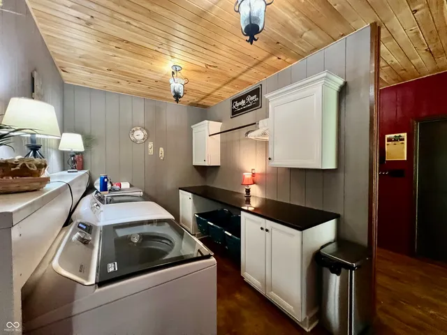 $999,000 | 9750 North County Road 700 West, Elizabethtown, IN 47232