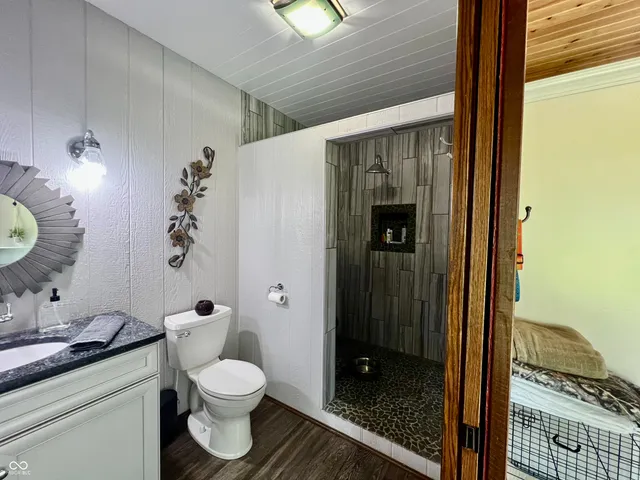 $999,000 | 9750 North County Road 700 West, Elizabethtown, IN 47232