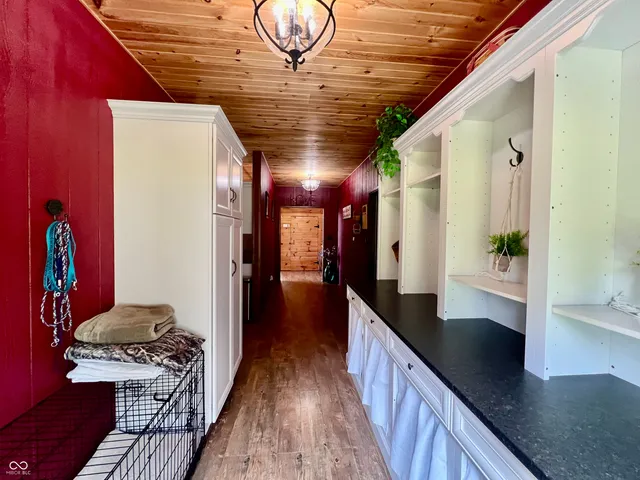 $999,000 | 9750 North County Road 700 West, Elizabethtown, IN 47232