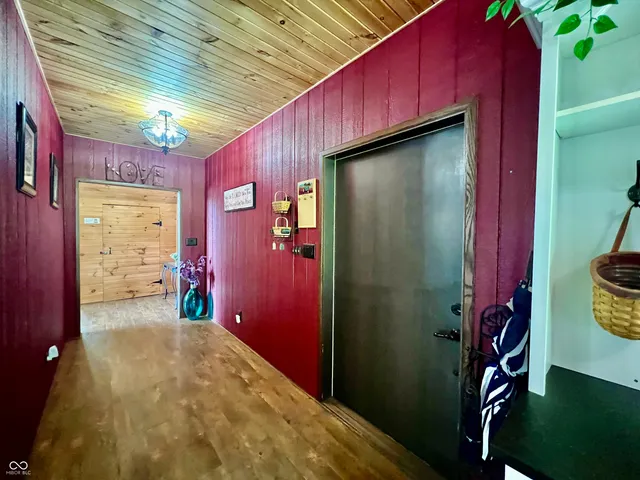 $999,000 | 9750 North County Road 700 West, Elizabethtown, IN 47232