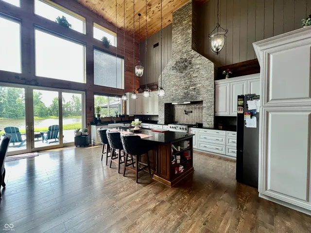 $999,000 | 9750 North County Road 700 West, Elizabethtown, IN 47232