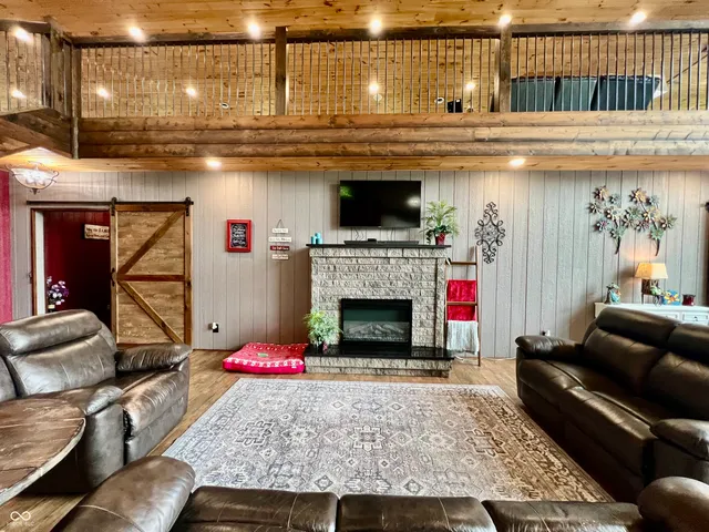 $999,000 | 9750 North County Road 700 West, Elizabethtown, IN 47232