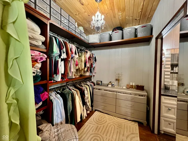 $999,000 | 9750 North County Road 700 West, Elizabethtown, IN 47232