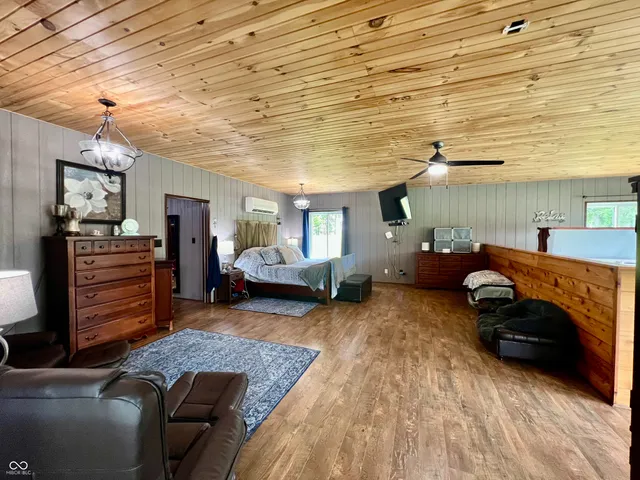 $999,000 | 9750 North County Road 700 West, Elizabethtown, IN 47232