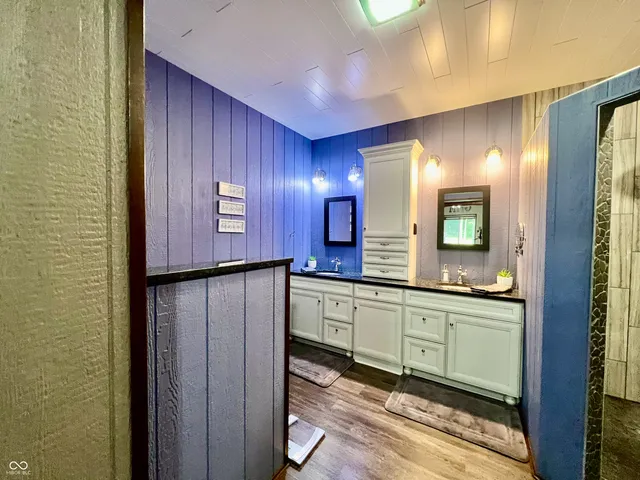 $999,000 | 9750 North County Road 700 West, Elizabethtown, IN 47232