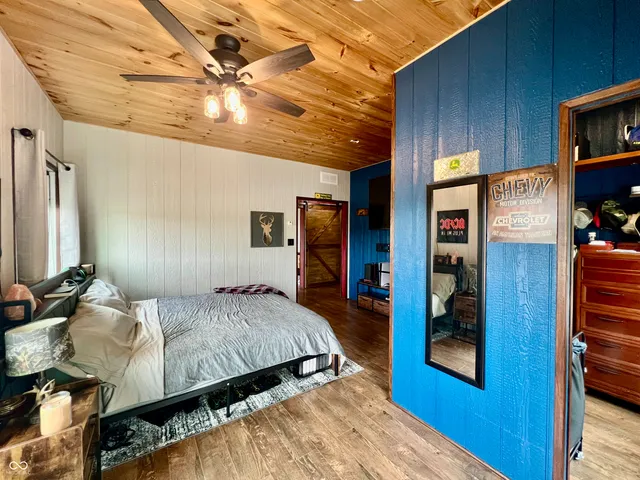 $999,000 | 9750 North County Road 700 West, Elizabethtown, IN 47232