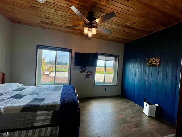 $999,000 | 9750 North County Road 700 West, Elizabethtown, IN 47232