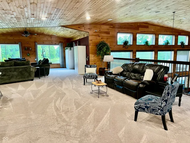 $999,000 | 9750 North County Road 700 West, Elizabethtown, IN 47232