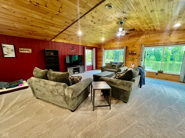 $999,000 | 9750 North County Road 700 West, Elizabethtown, IN 47232