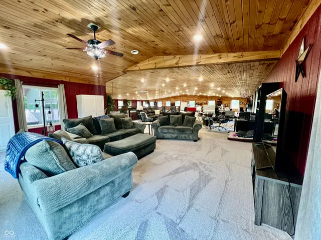 $999,000 | 9750 North County Road 700 West, Elizabethtown, IN 47232