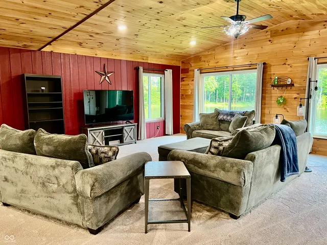 $999,000 | 9750 North County Road 700 West, Elizabethtown, IN 47232