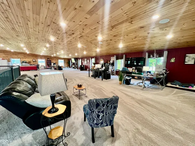 $999,000 | 9750 North County Road 700 West, Elizabethtown, IN 47232