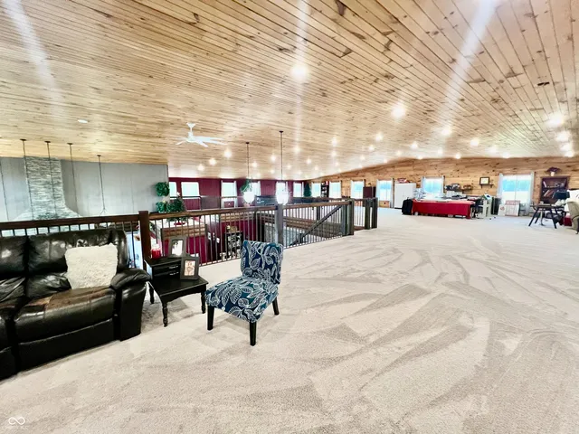 $999,000 | 9750 North County Road 700 West, Elizabethtown, IN 47232