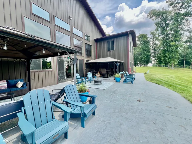 $999,000 | 9750 North County Road 700 West, Elizabethtown, IN 47232