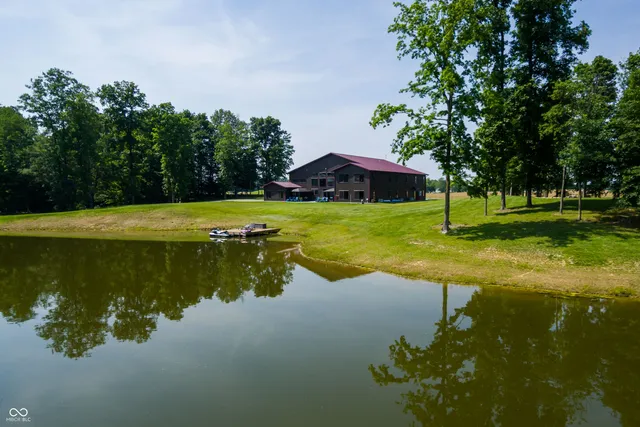 $999,000 | 9750 North County Road 700 West, Elizabethtown, IN 47232