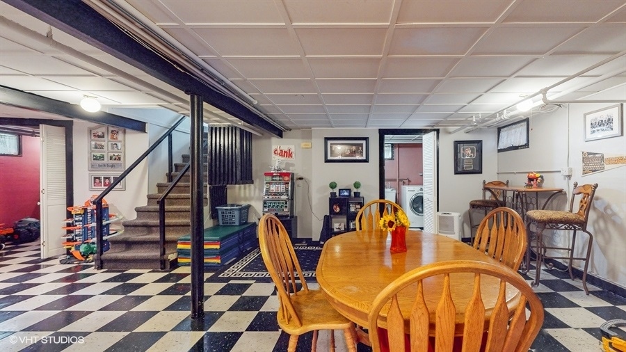 633 Oakland Avenue Elgin, IL 60120 - Photo 25 of 35 a view of a dining room with furniture