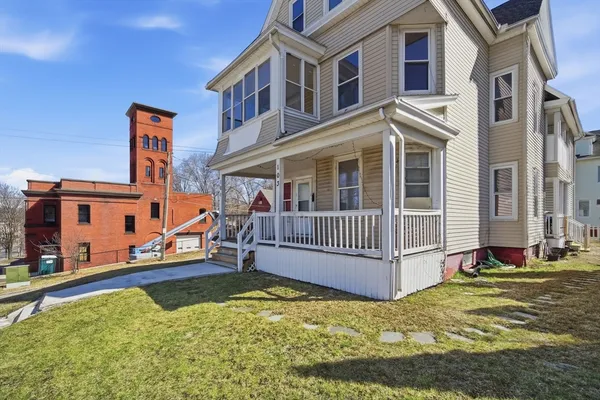 $450,000 | 101-103 Oak Street, Springfield, MA 01151