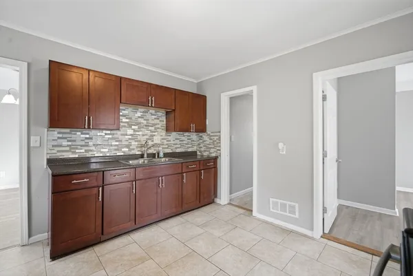 $450,000 | 101-103 Oak Street, Springfield, MA 01151