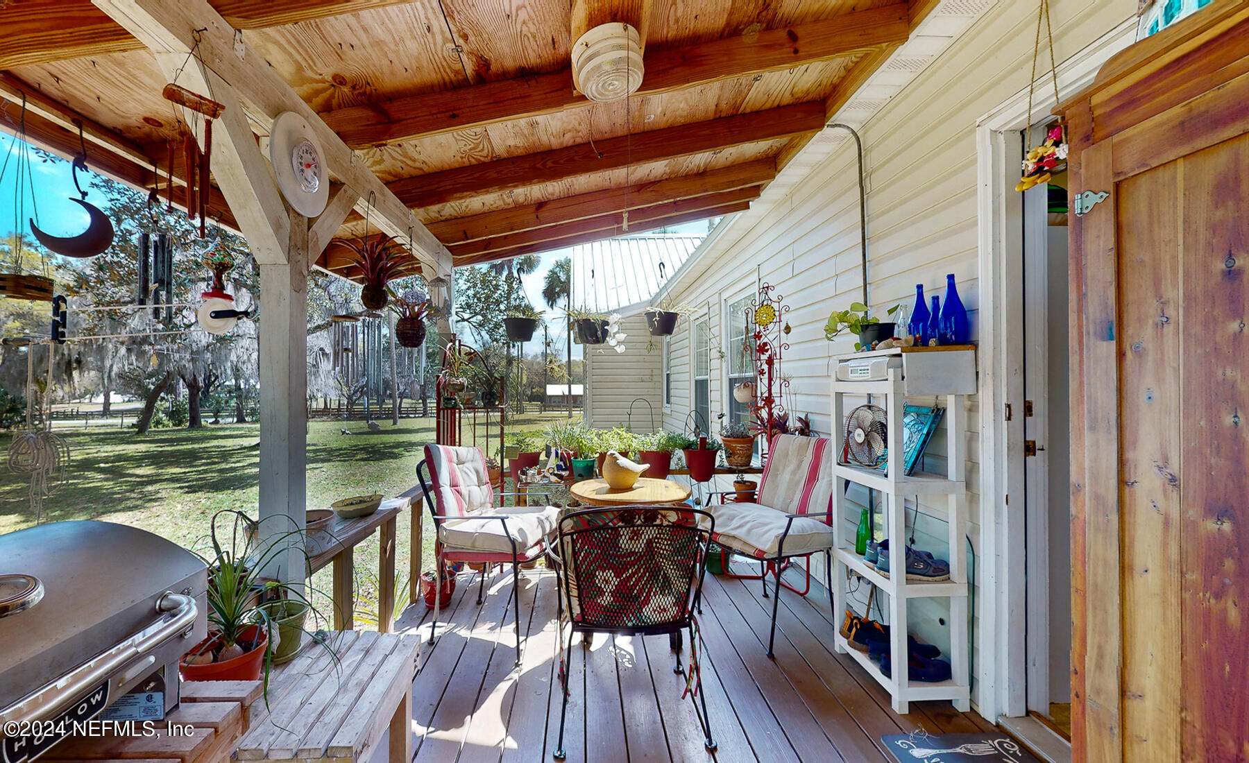 134 East End Road San Mateo, FL 32187 - Photo 26 of 45 a view of outdoor space with seating area