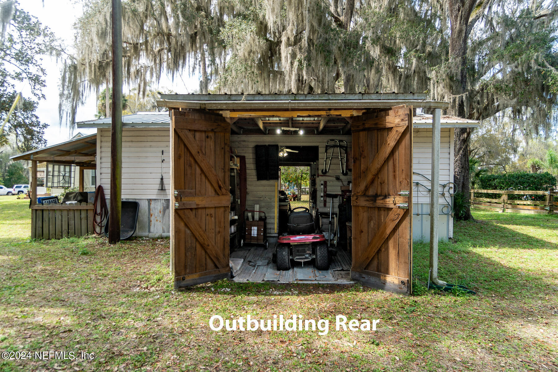 134 East End Road San Mateo, FL 32187 - Photo 29 of 45 a view of a house with a park