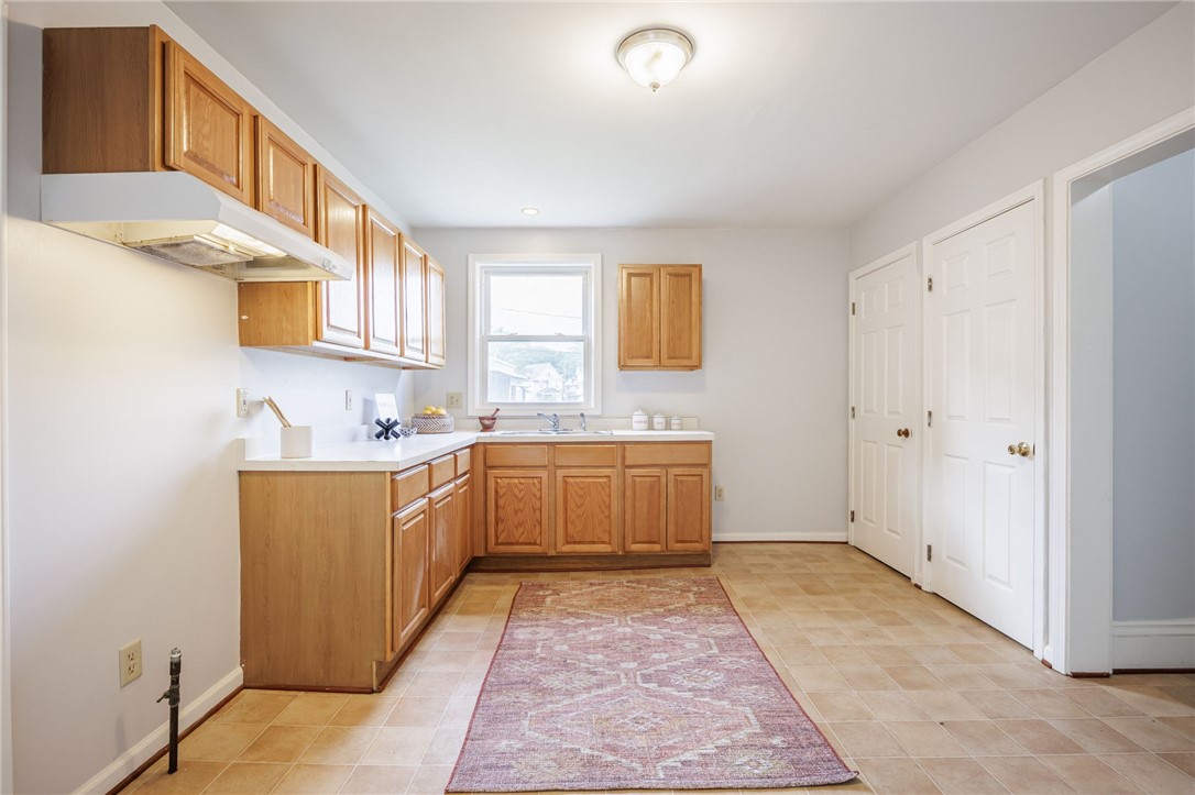 86 Grand Avenue Rochester, NY 14609 - Photo 11 of 37